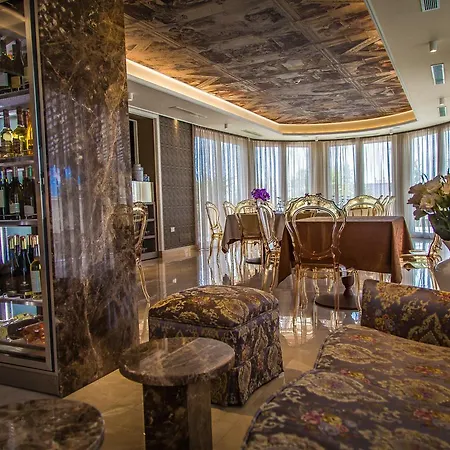 Pascucci ホテル ドゥラス